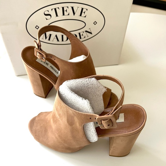 Steve Madden Callvin Peep Toe Sandal - Picture 7 of 10